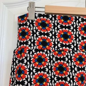 LuLaRoe Cassie Skirt: L Geometric pattern